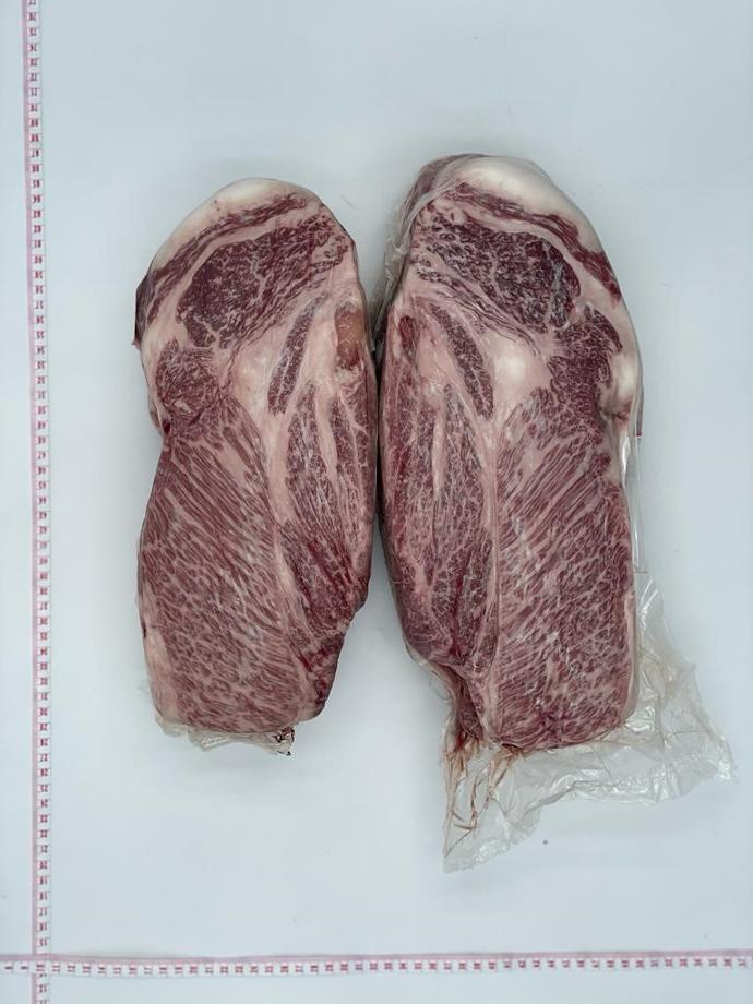 日本 Wagyu Chuck Roll without neck下肩胛肉捲 MB10